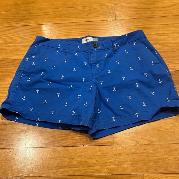 OLD Navy  anchor pattern shorts size 4. - Picture 1 of 8